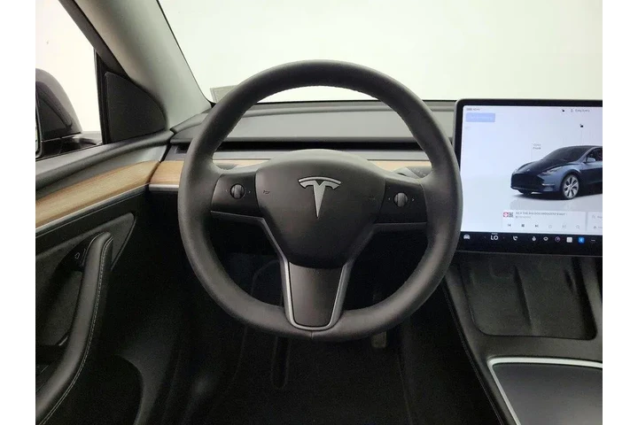 $37998 : Tesla Model Y 2024 AWD Long image 10
