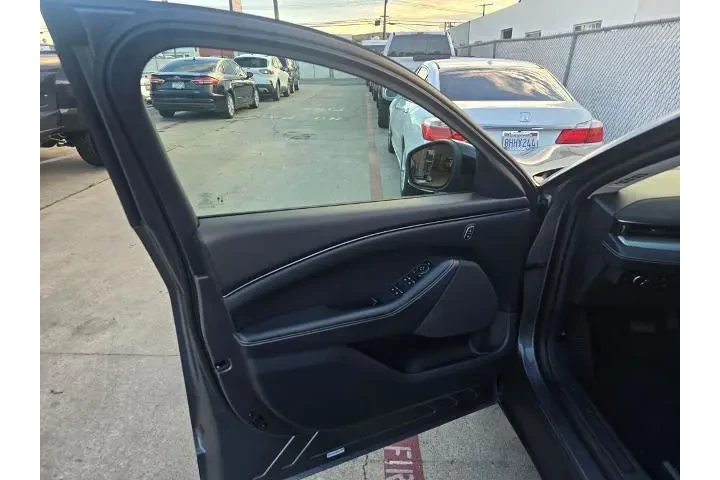 $26300 : Ford Mustang Mach-E 2023 Sel image 7