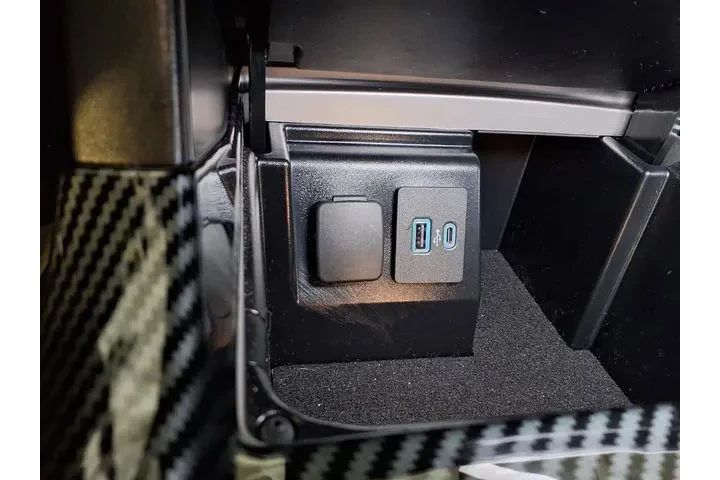 $39588 : Ford Explorer 2023 AWD ST 4d image 9