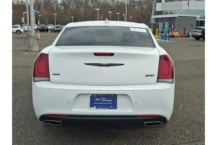 $29588 : Chrysler 300 2023 AWD Tourin image 5