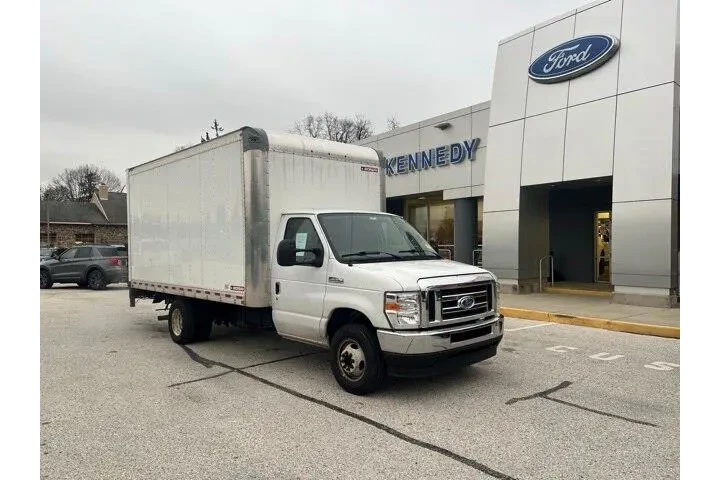$29782 : Ford E-Series 2022 E-350 SD image 1