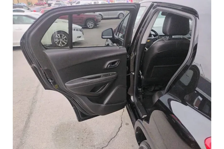 $13850 : 2019 Trax LT image 9