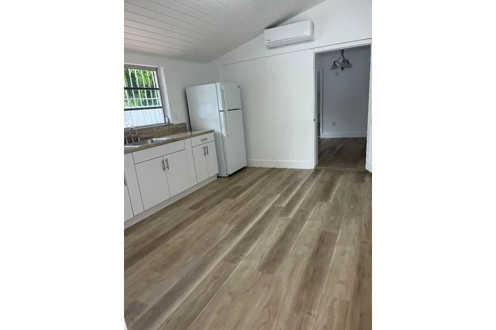 $1650 : APARTAMENTO image 5