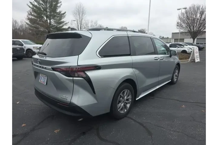 $39042 : Toyota Sienna 2024 XLE 7-Pas image 7