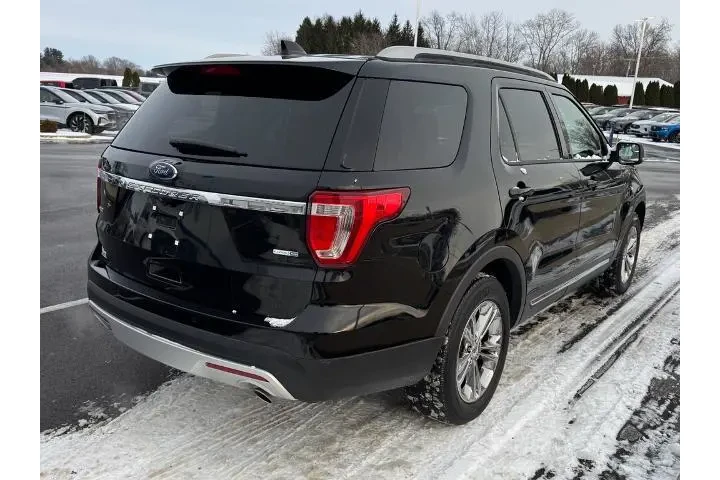$7900 : Ford Explorer 2016 AWD XLT 4 image 9