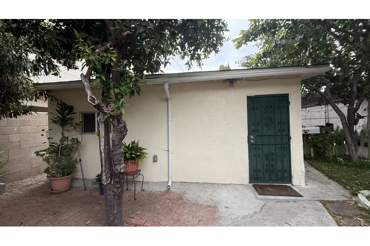 $1400 : Estudio pequeño Long Beach image 5