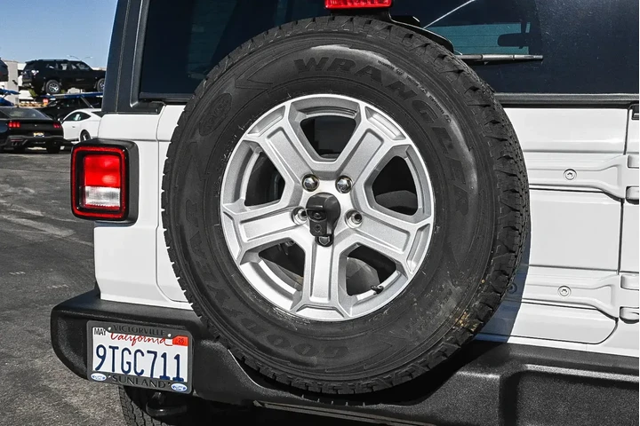 Jeep Wrangler Unlimited 2022 image 10