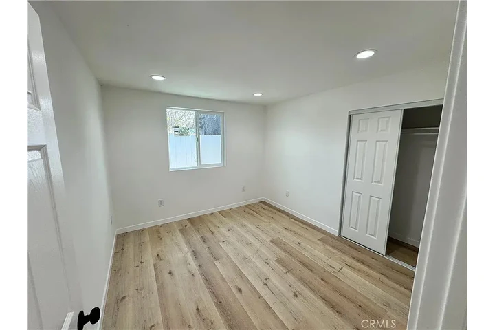 $2850 : Beautiful Home 2B/2B image 4