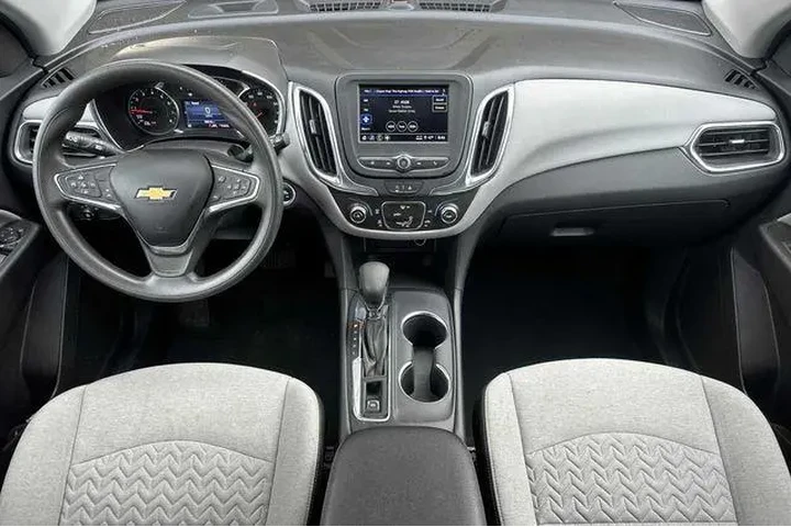 $18500 : Chevrolet Equinox 2023 4x4 L image 5