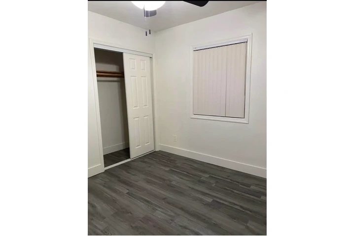 $950 : Se renta cuarto bell garden image 4