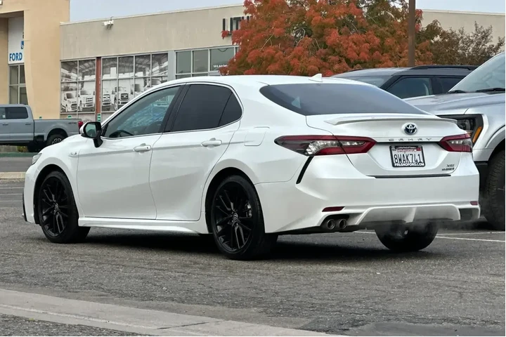 $25497 : Toyota Camry Hybrid 2021 XSE image 6