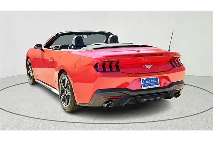 $27442 : Ford Mustang 2024 EcoBoost 2 image 5