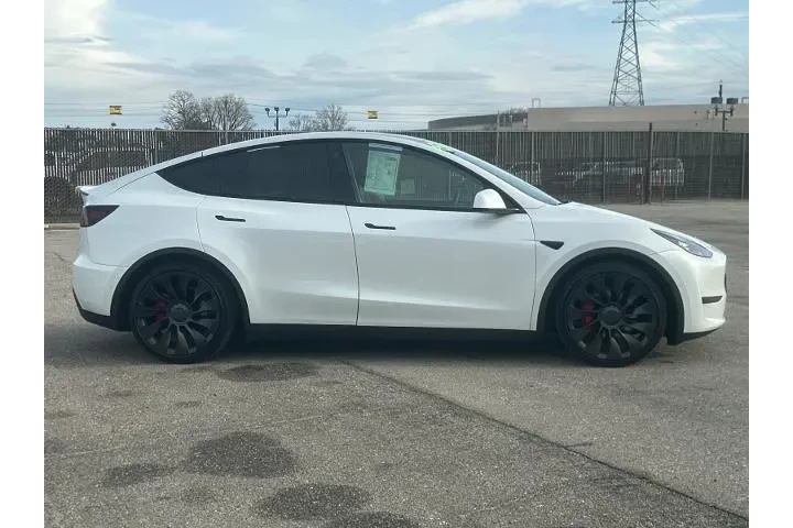 $25545 : Tesla Model Y 2022 AWD Perfo image 2