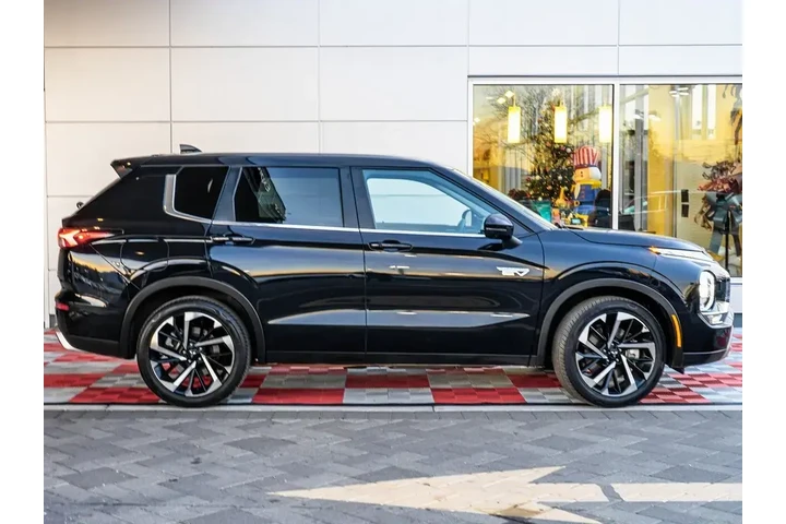 $25988 : Mitsubishi Outlander PHEV 20 image 6