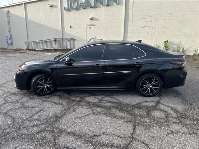 $25291 : PRE-OWNED 2021 TOYOTA CAMRY SE image 9