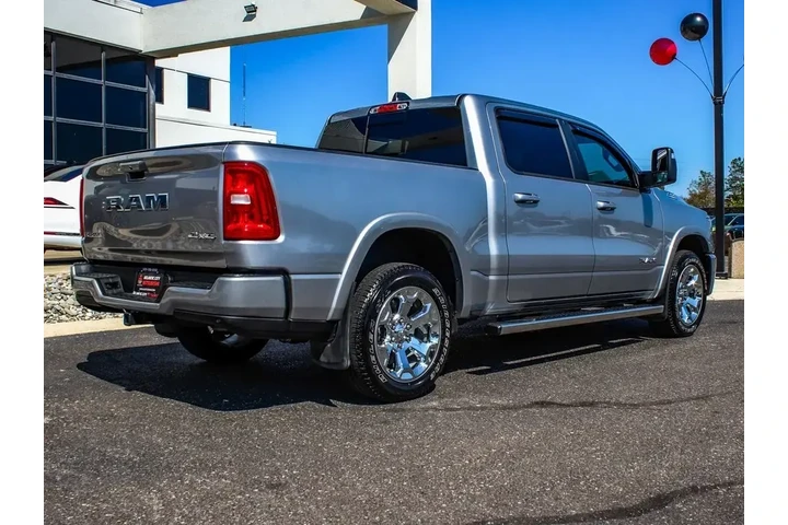 $38450 : Ram 1500 2025 4x4 Big Horn 4 image 6