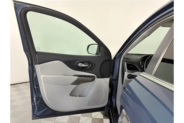 $17991 : Jeep Cherokee 2021 4x4 Latit image 10