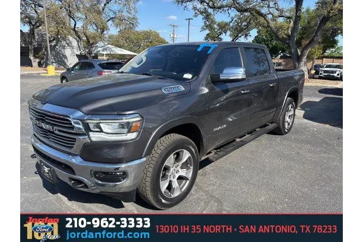 $30988 : Ram 1500 2021 4x4 Laramie 4d image 3