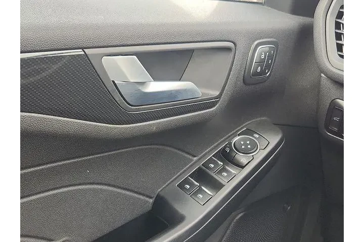 $25999 : Ford Escape 2023 AWD ST-Line image 10