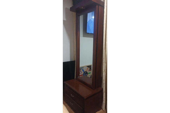 $390000 : TOCADOR COQUETO EN MADERA image 1