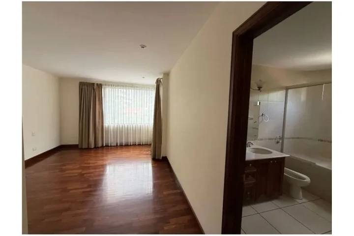 $1650 : Apartamento amplio en alquiler image 3