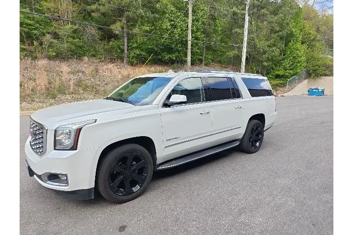 $30990 : GMC Yukon XL 2019 4x4 Denali image 6