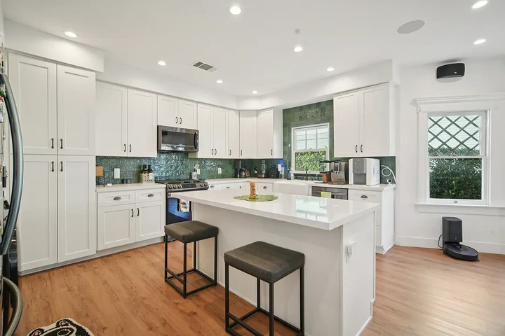 $1500 : HOUSE FOR RENT image 3