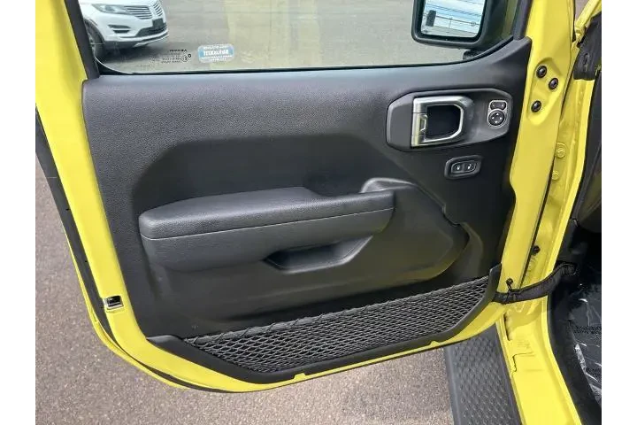 $28890 : Jeep Wrangler 2023 4x4 Willy image 10