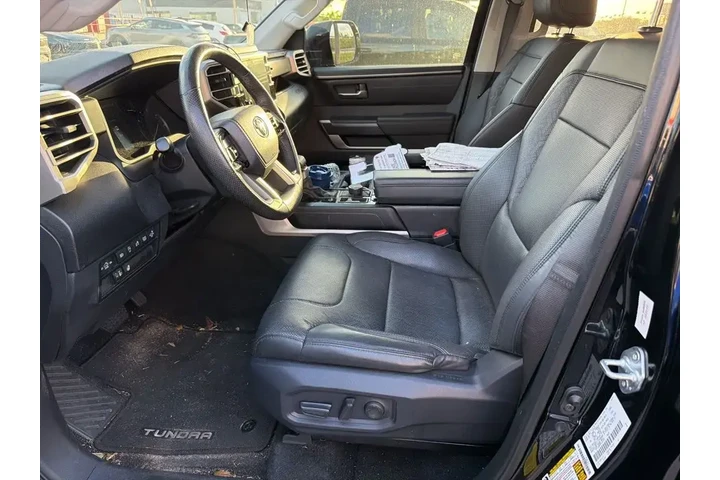 $39592 : Toyota Tundra 2023 4x4 SR5 4 image 7