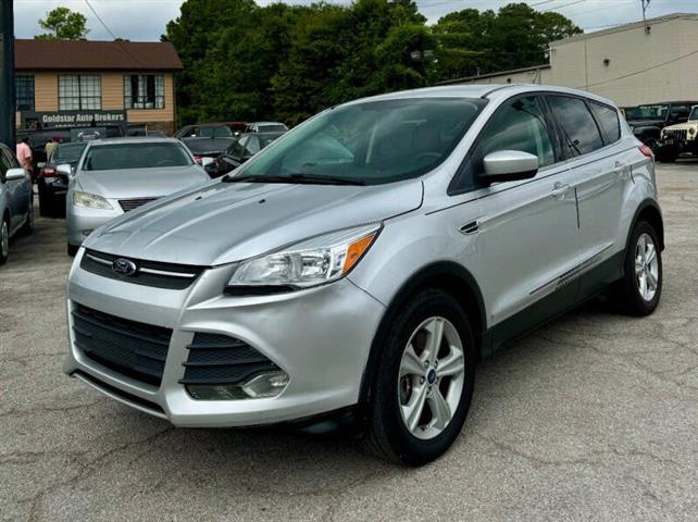 $6900 : 2013 Escape SE image 2