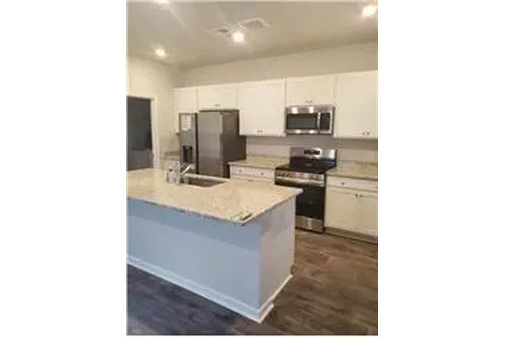 $2500 : Rental property with 5 bedro image 7
