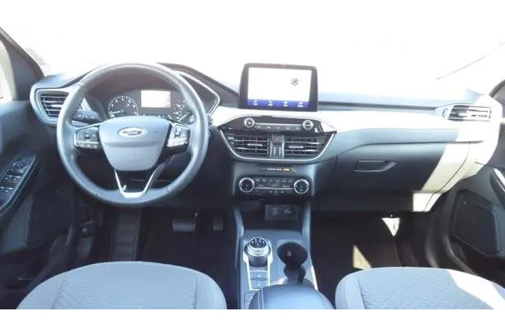 $17719 : Ford Escape 2022 AWD SE 4dr image 2