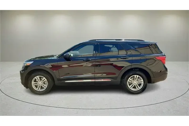 $24742 : Ford Explorer 2023 AWD XLT 4 image 6