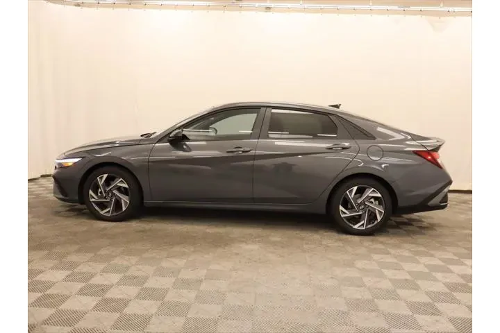 $21203 : Hyundai ELANTRA 2025 SEL Spo image 2