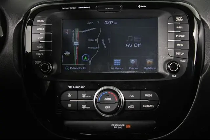 $9408 : Kia Soul 2017 + 4dr Crossove image 6