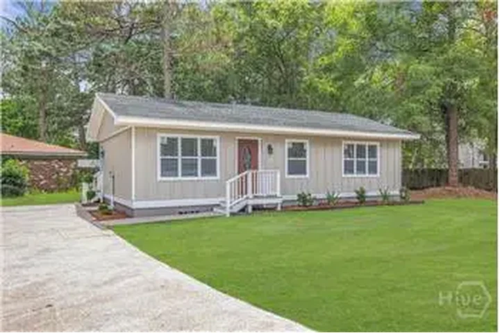 $1950 : Rental property with 3 bedro image 4