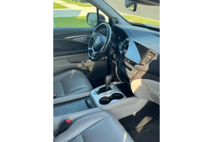 $11000 : 2019 Honda Pilot EX-L image 6