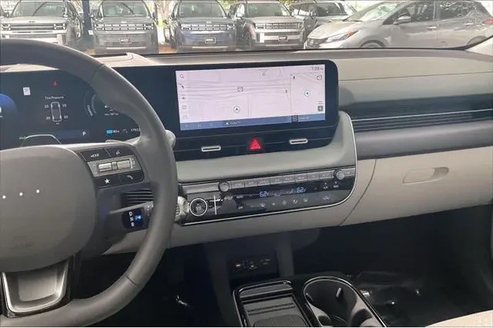 $39223 : Hyundai IONIQ 5 2025 Limited image 6