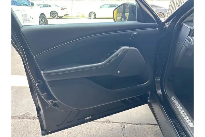 $26200 : Ford Mustang Mach-E 2023 Pre image 8