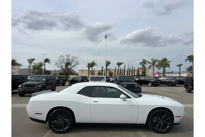 $28934 : Dodge Challenger 2023 SXT 2d image 9
