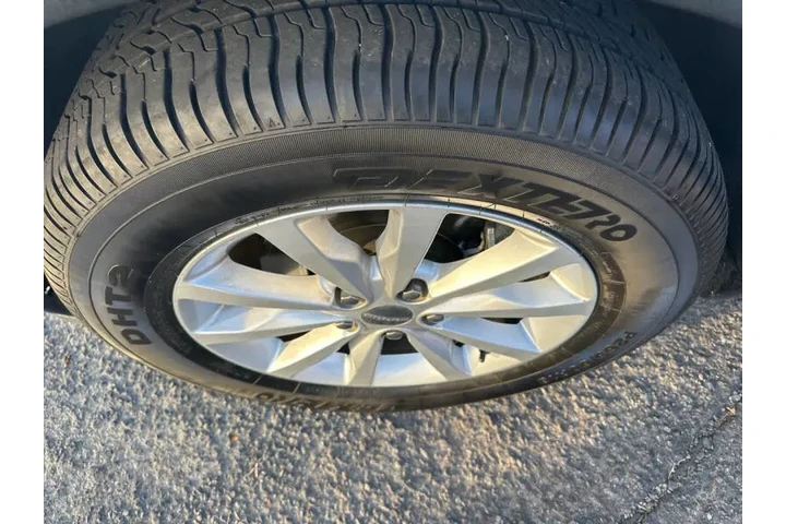 2015 Durango SXT image 4