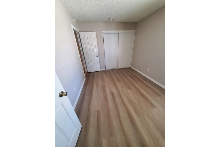 $1975 : Casa en Victorville, Ca. image 5