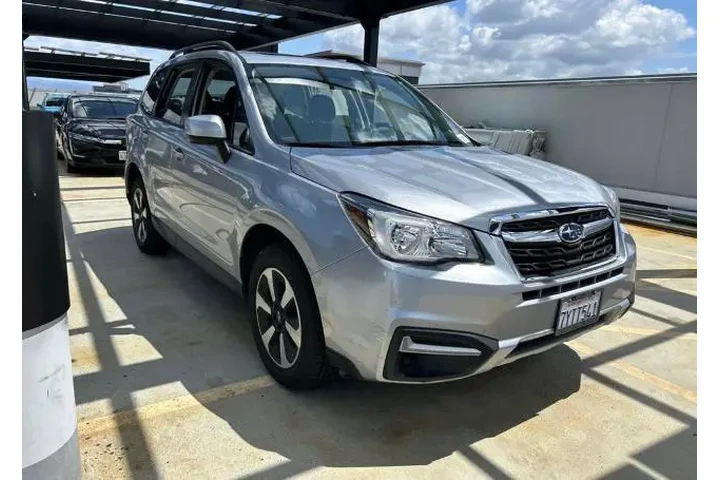 $16989 : Subaru Forester 2017 AWD 2.5 image 3