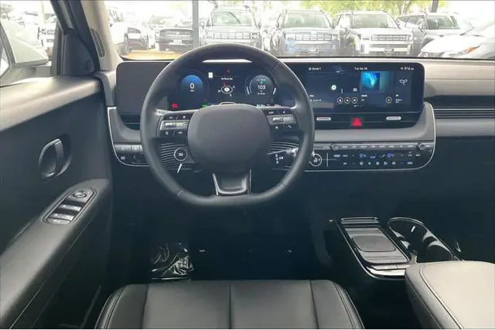 $34207 : Hyundai IONIQ 5 2026 SEL 4dr image 5