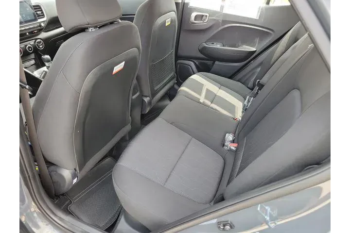 $19900 : Hyundai VENUE 2026 SE 4dr Cr image 8