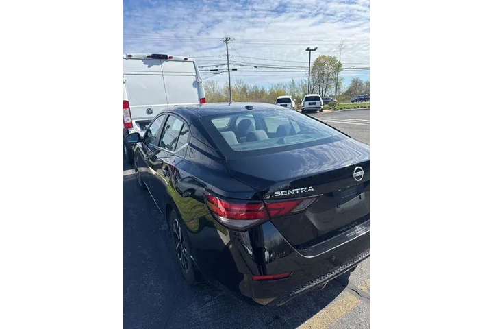 $19990 : Nissan Sentra 2024 SV 4dr Se image 9