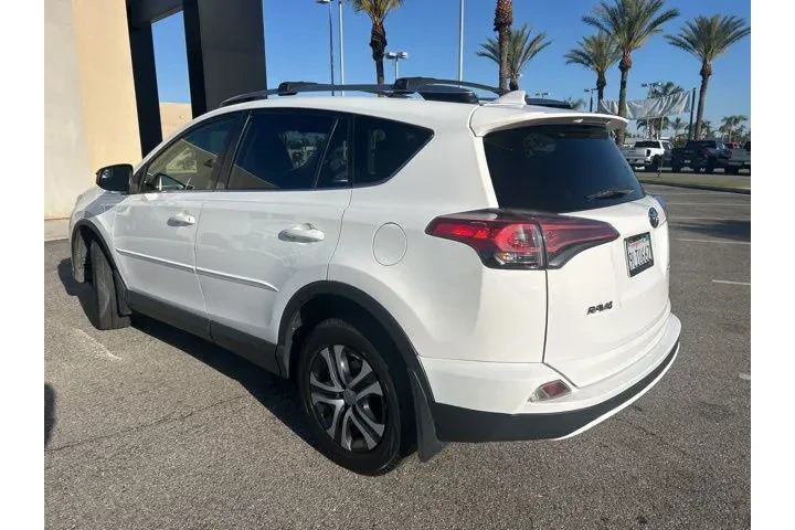 $18995 : Toyota RAV4 2018 LE 4dr SUV image 3