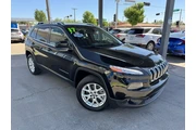 2017 Cherokee Latitude 4WD thumbnail