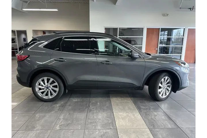 $23000 : Ford Escape 2022 AWD Titaniu image 9