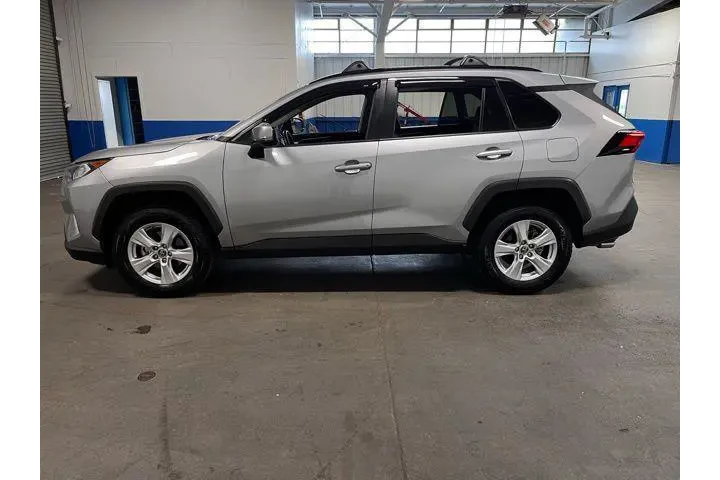$26330 : Toyota RAV4 2019 AWD XLE 4dr image 6